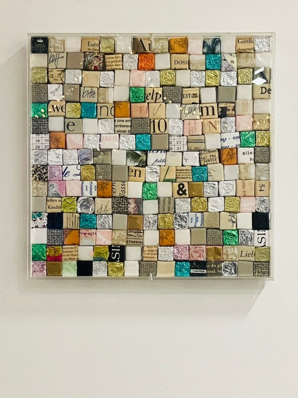 Connie Blüm potpouri, Acrylobjekt 27 x 27 x 2 cm, 2024